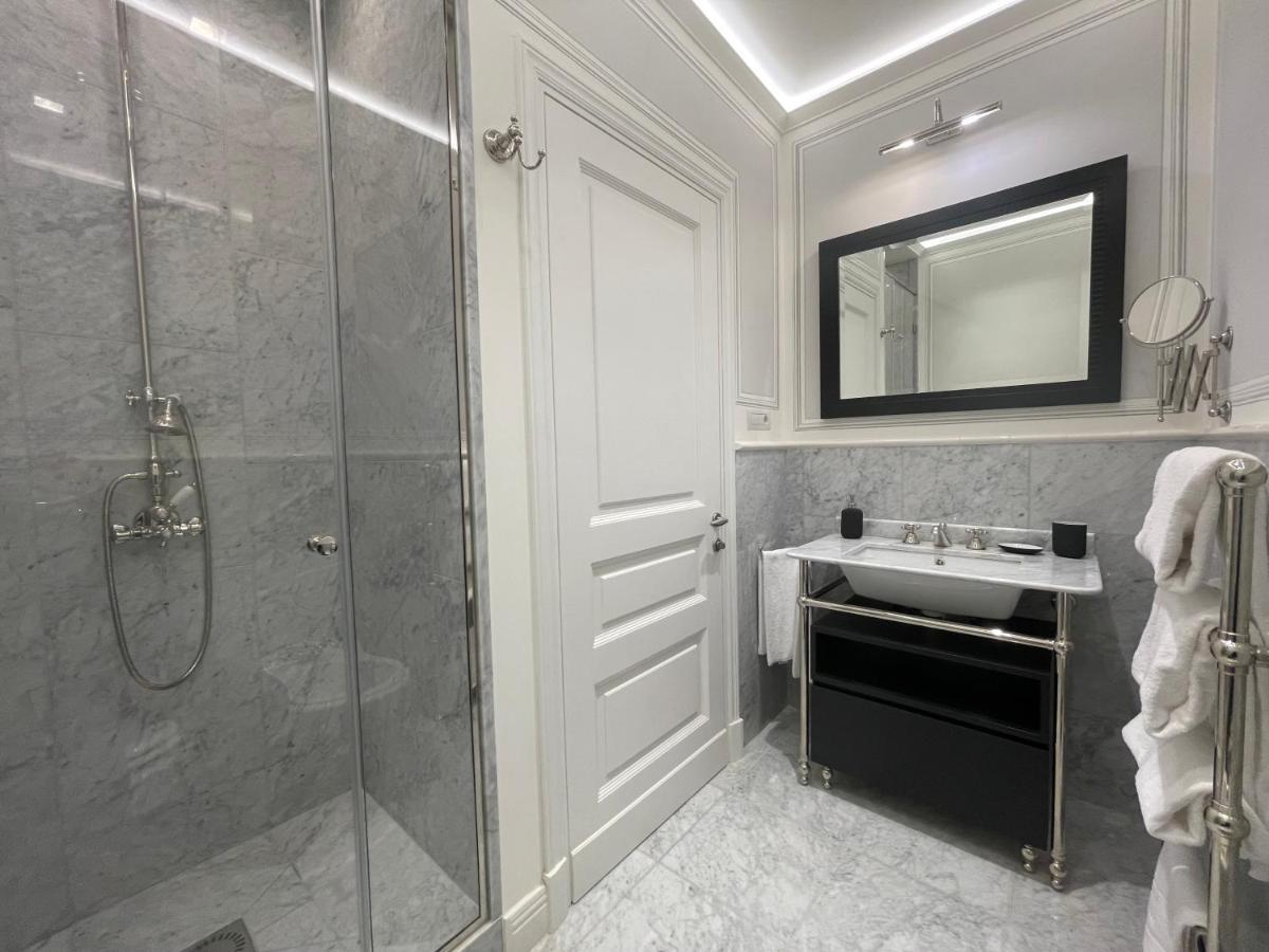 Calzaiuoli3 Luxury Flat In The City Center Of Florens Exteriör bild